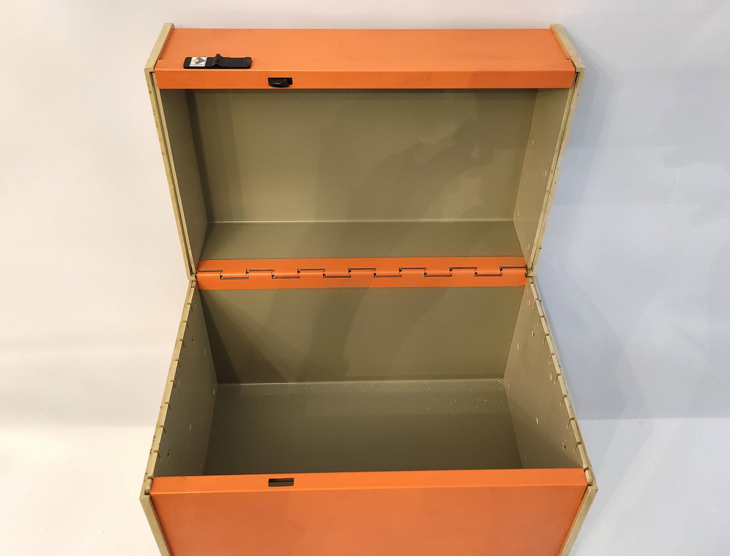 Boîte d'archives au temps de... orange