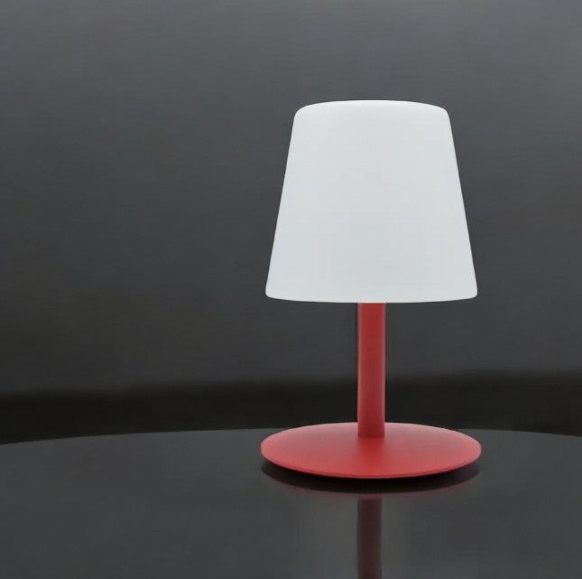 Lampe de table à lover vue dans Sam