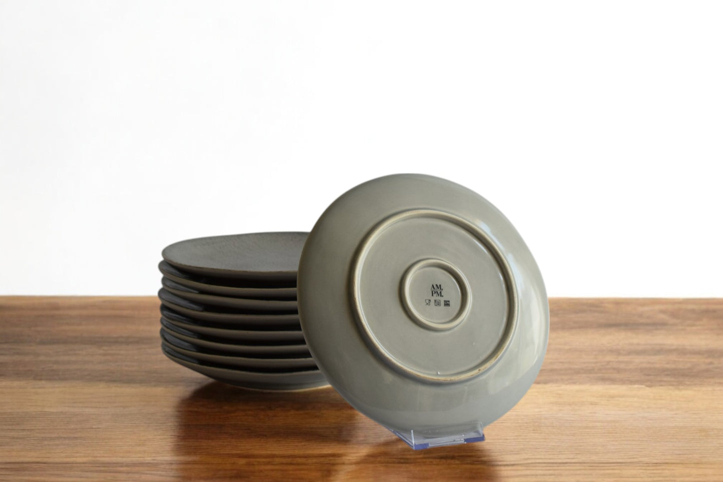 Assiette mouchetée grise