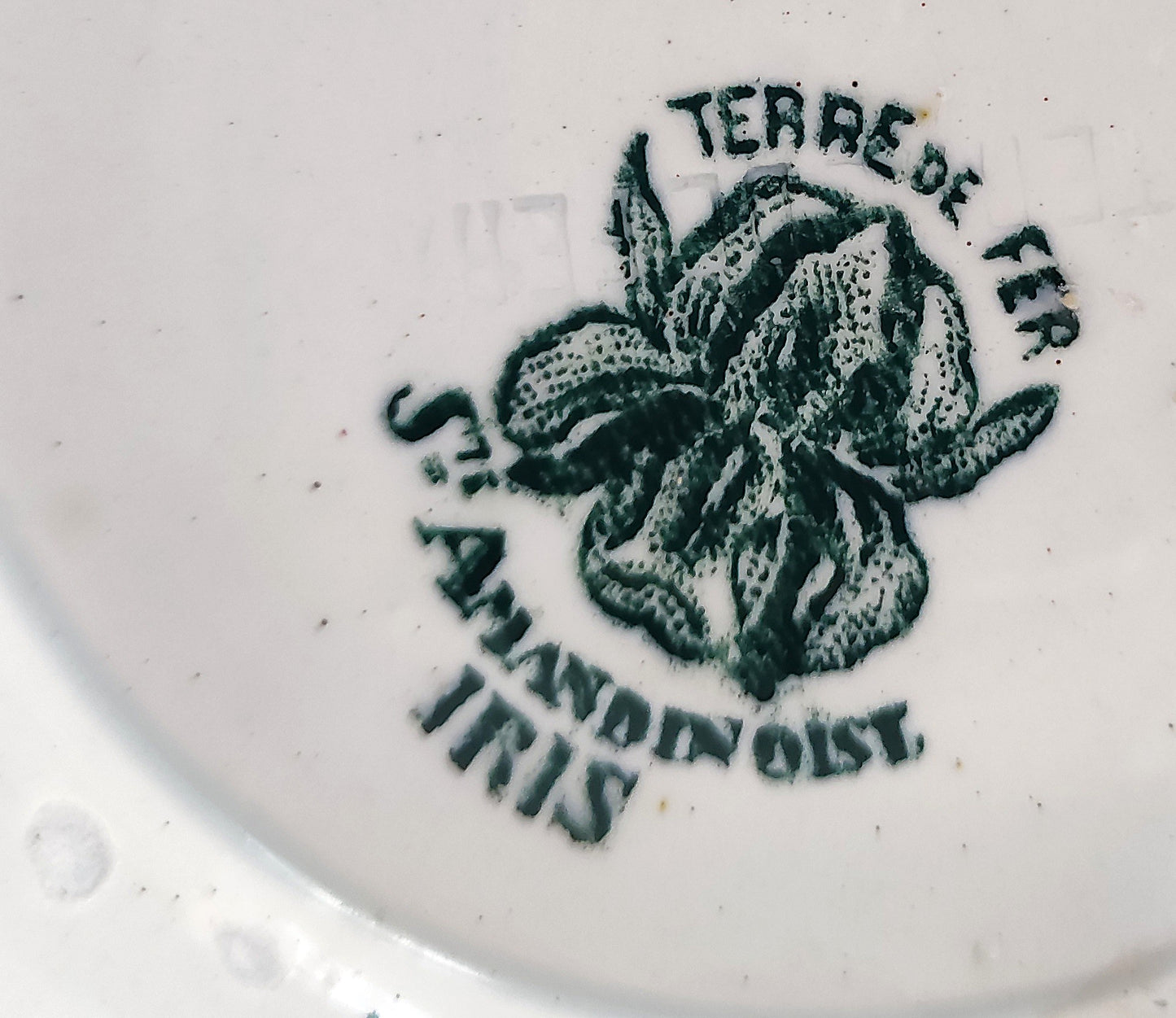 Soupière en terre de fer