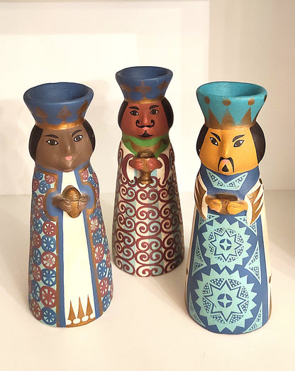 Rois mages en terre cuite