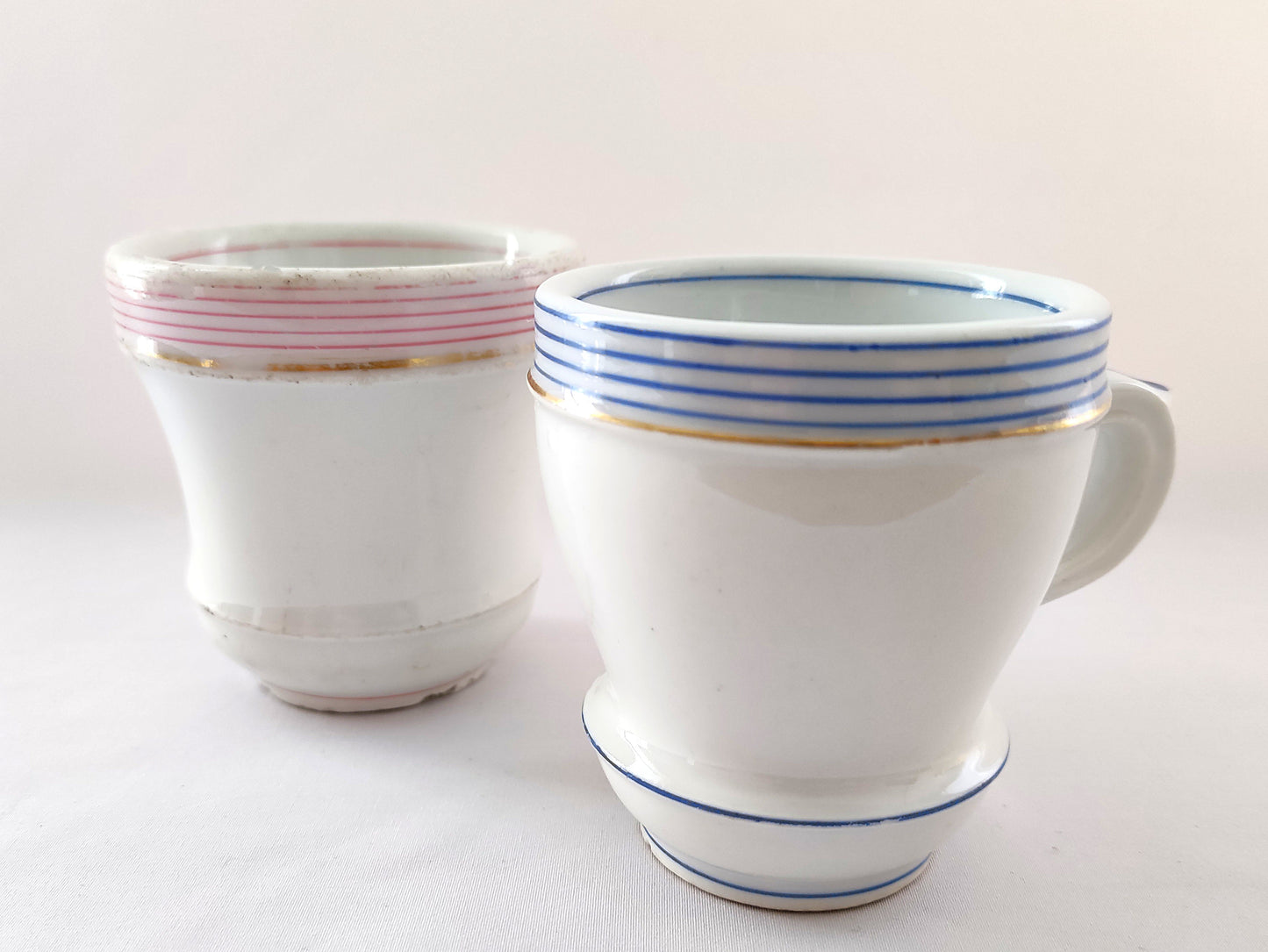 Tasses presque soeurs