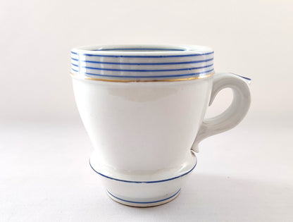 Tasses presque soeurs