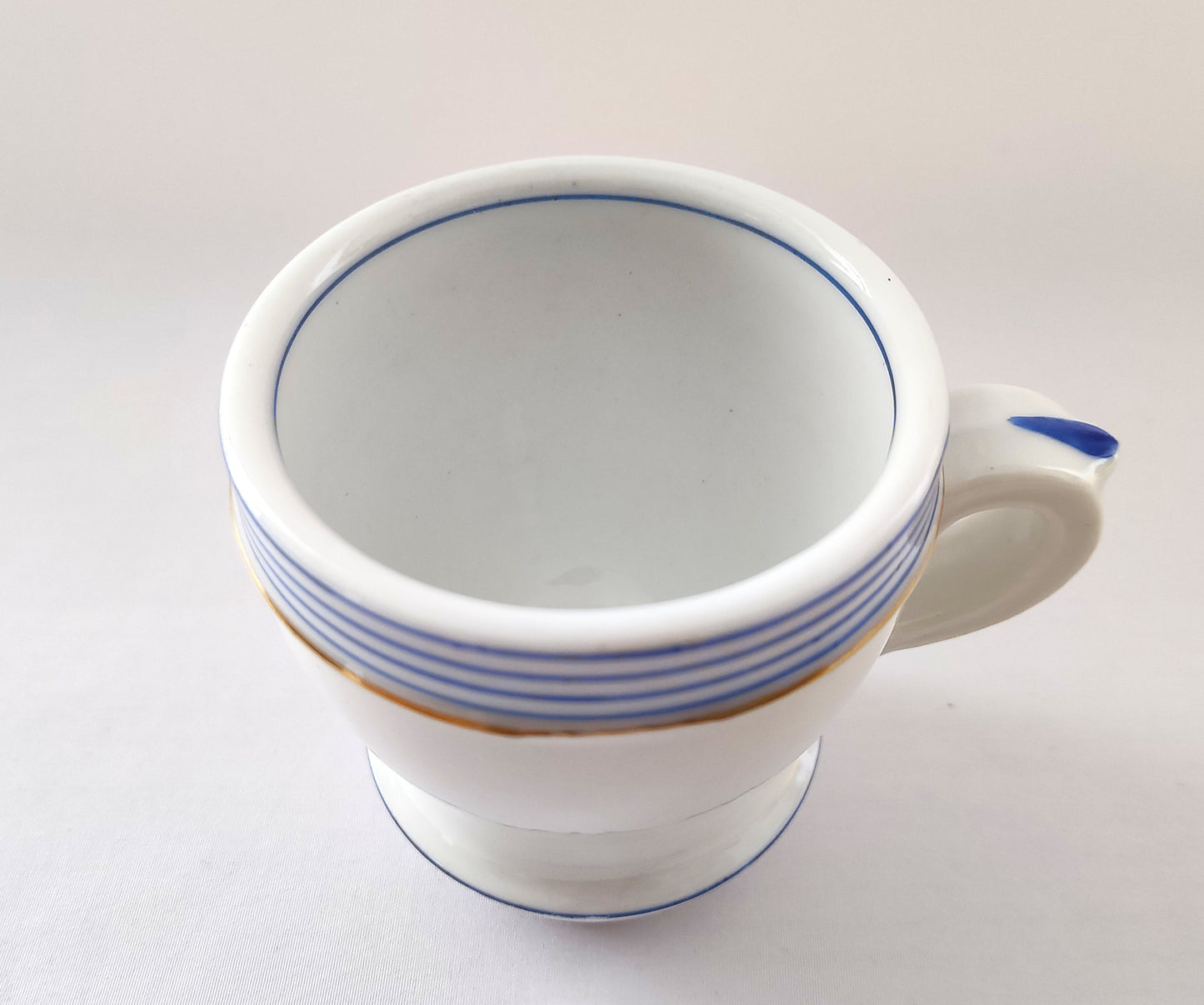 Tasses presque soeurs