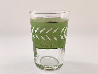 Verres verts pour thé à la menthe verte