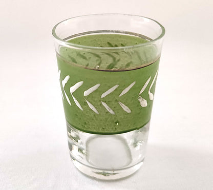 Verres verts pour thé à la menthe verte