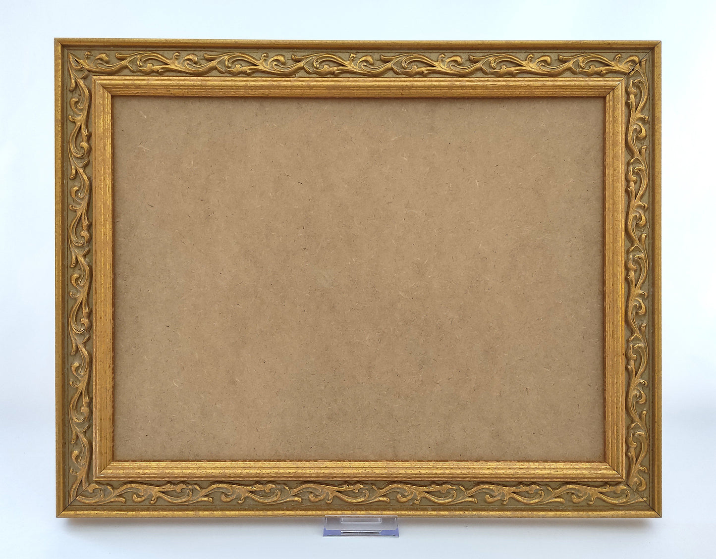 Cadre doré à moulures