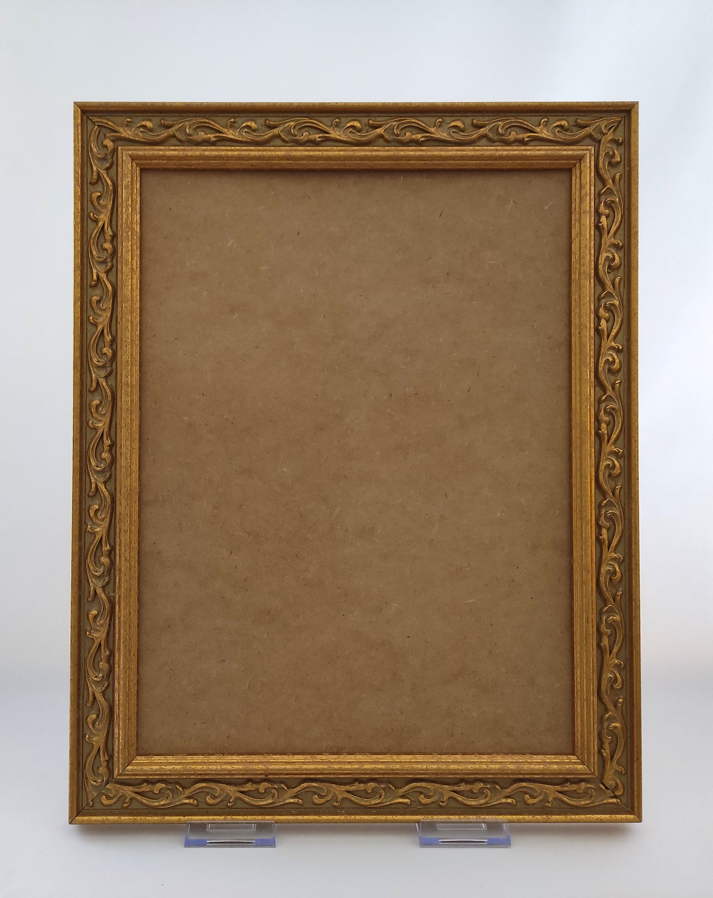 Cadre doré à moulures