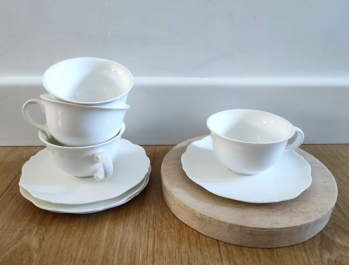 Service à café en porcelaine blanche