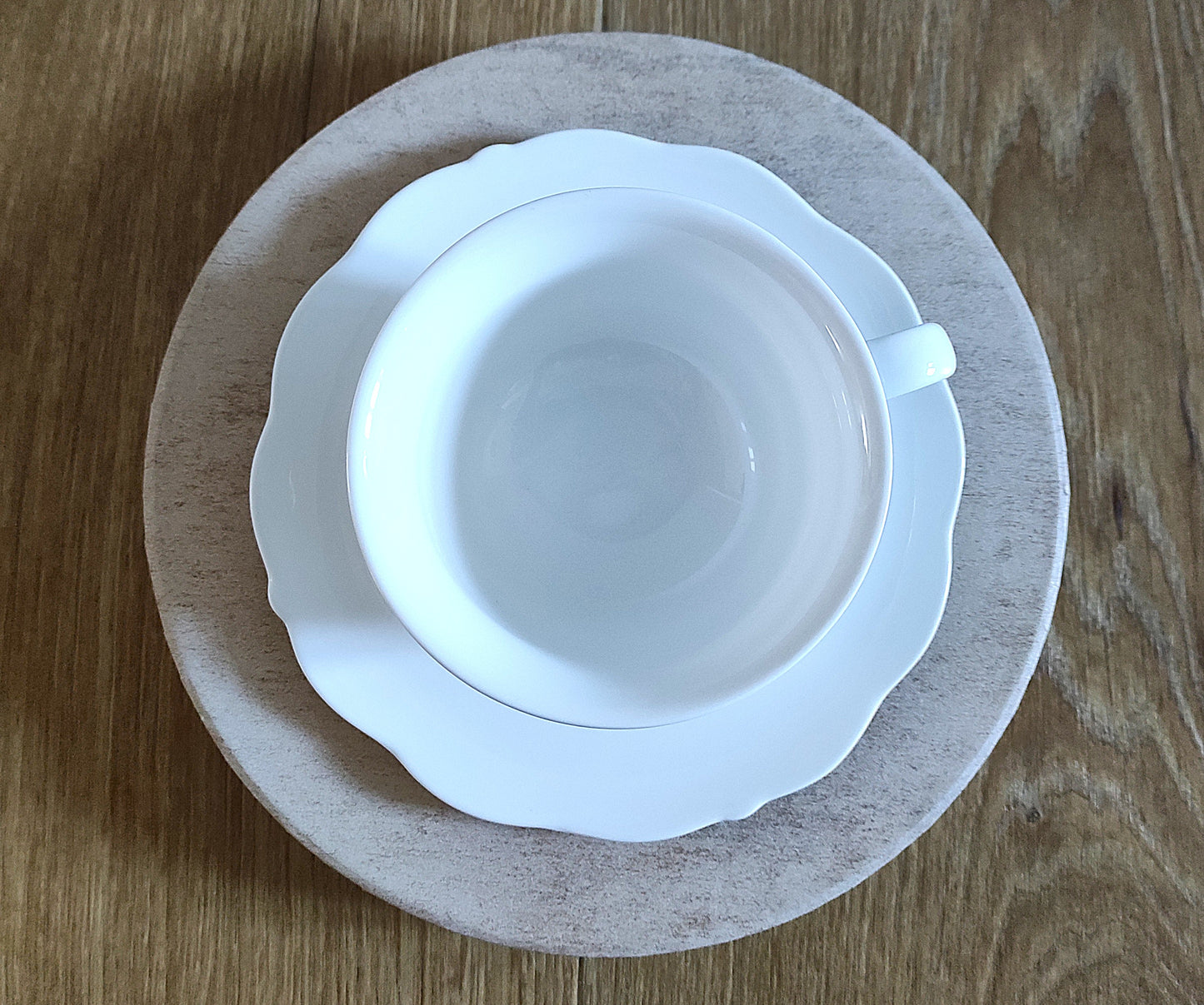 Service à café en porcelaine blanche