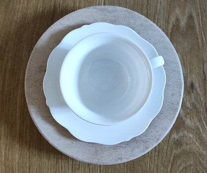 Service à café en porcelaine blanche